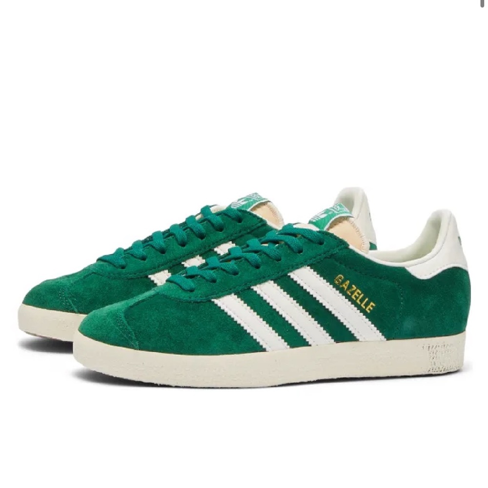 Dark Green & Off White Adidas Gazelle. Size US Women’s 7, US Men’s 6, UK 5.5.